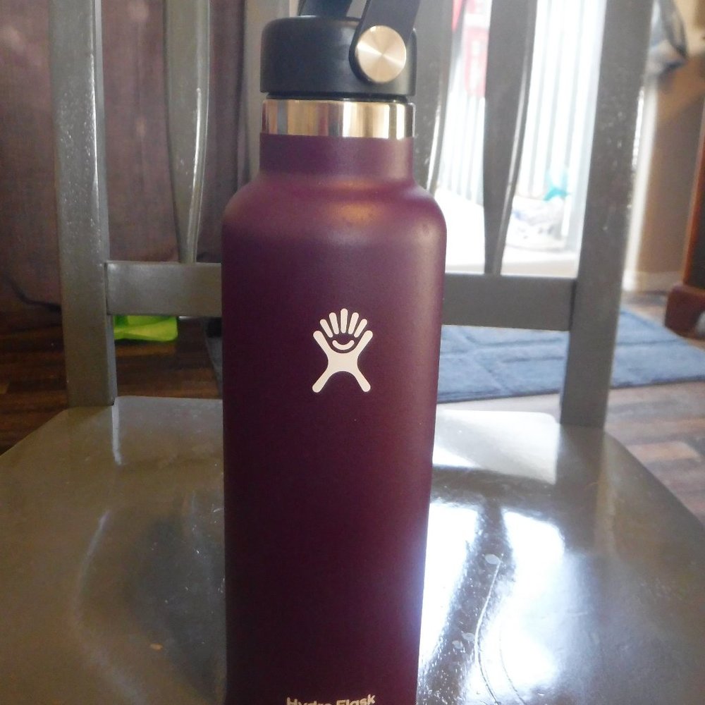 Hydro Flask- 21 oz- Eggplant color